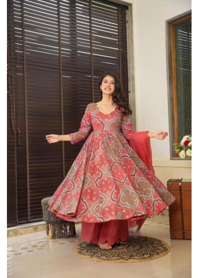 Elegant Floral Anarkali Suit – Peach & Gold